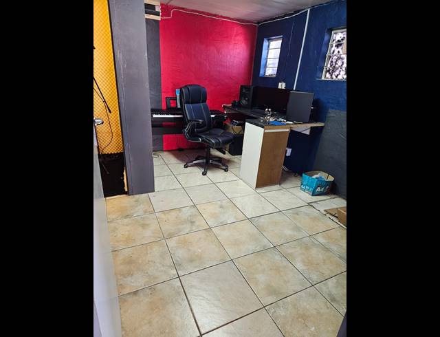 3 BEDROOM FREESTANDING FOR SALE IN EASTWOOD